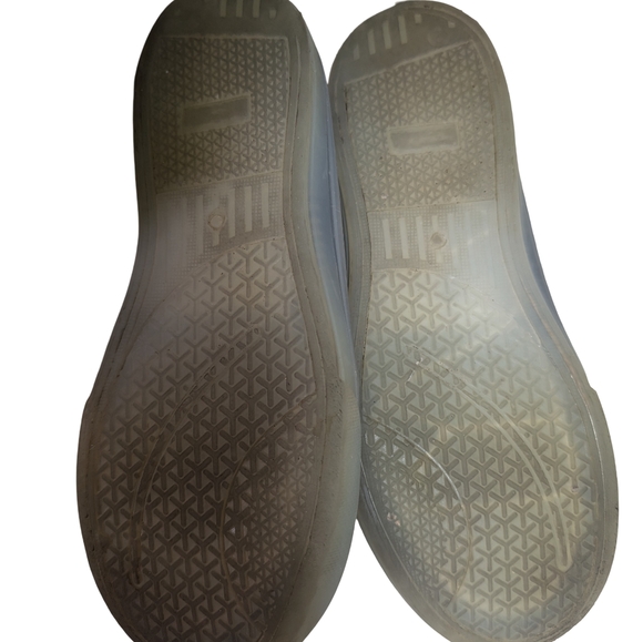 2/$30...Size 2 Boys Jurassic World Sneakers - Picture 4 of 5